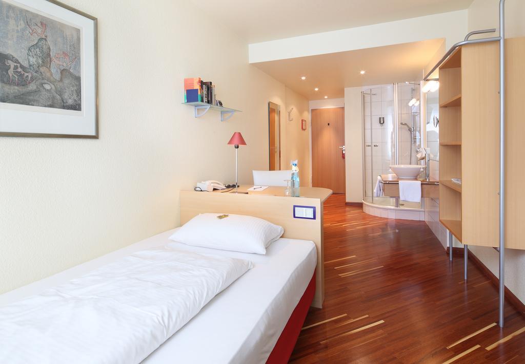 Hotel Am Rathaus Freiburg im Breisgau Szoba fotó