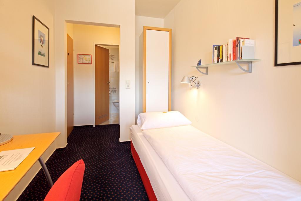 Hotel Am Rathaus Freiburg im Breisgau Szoba fotó